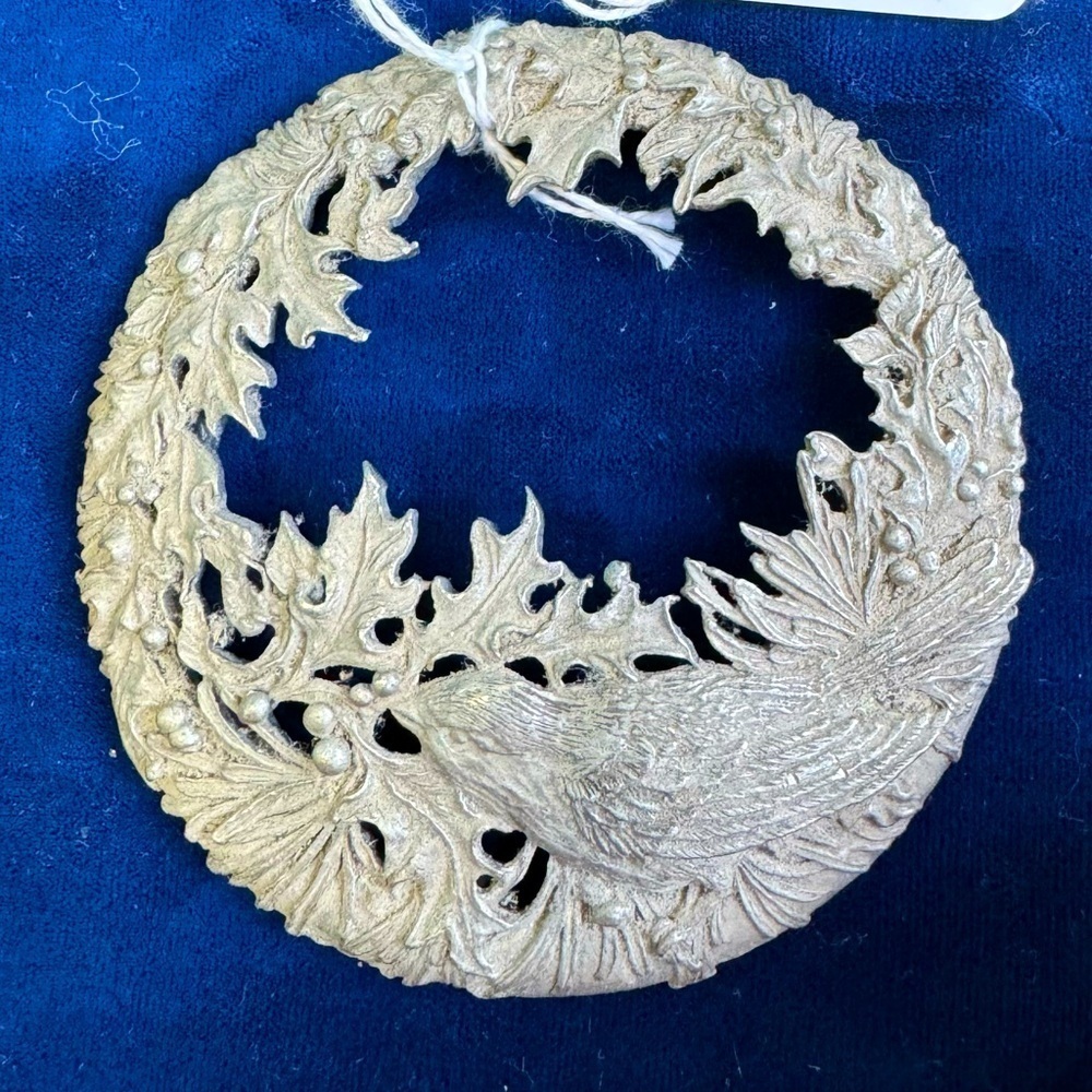 199 RAWCLIFFE Pewter Christmas Wreath & Floral Design Ornament